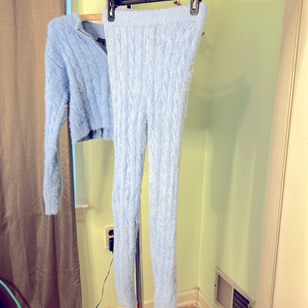 Crop front zipper sweater - Picture 6 of 6